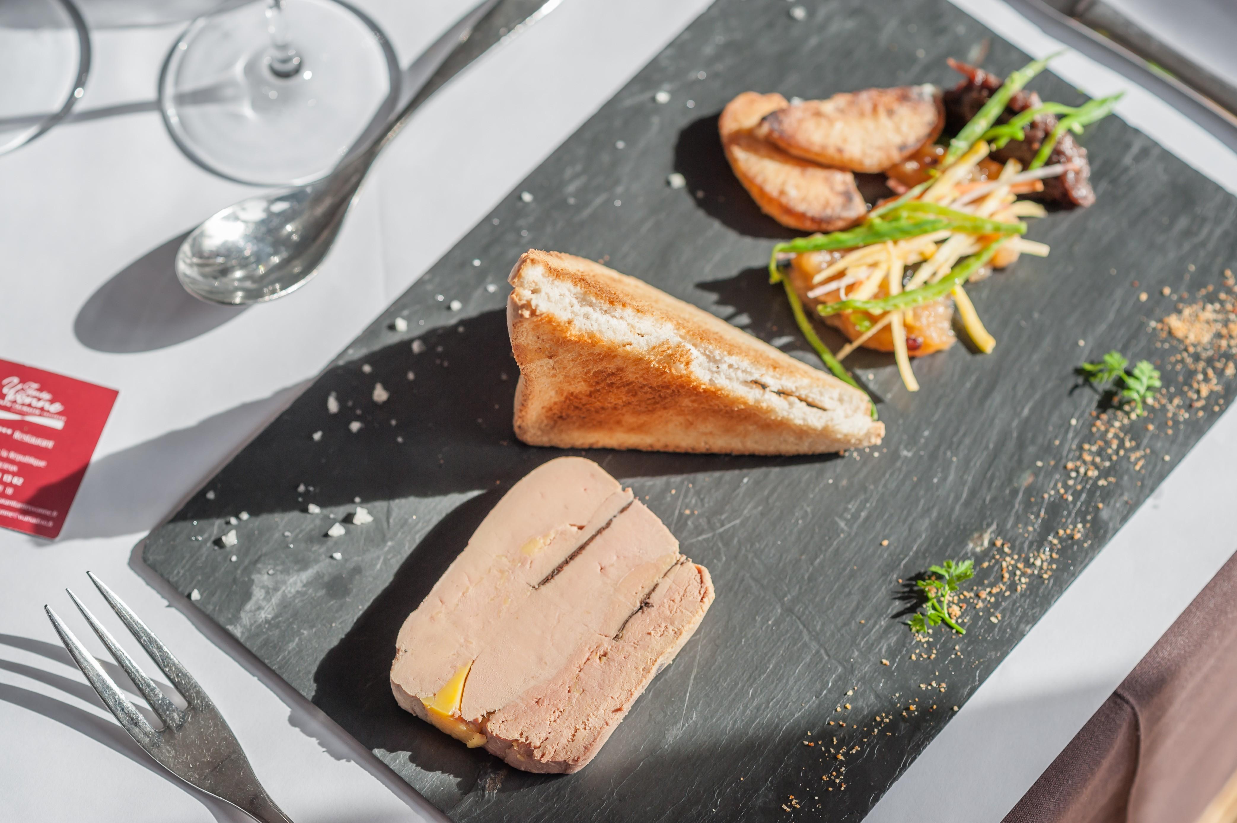 Logis Hotel Tante Yvonne & Son Restaurant Semi-Gastronomique - Lyon Nord Quincieux Dış mekan fotoğraf
