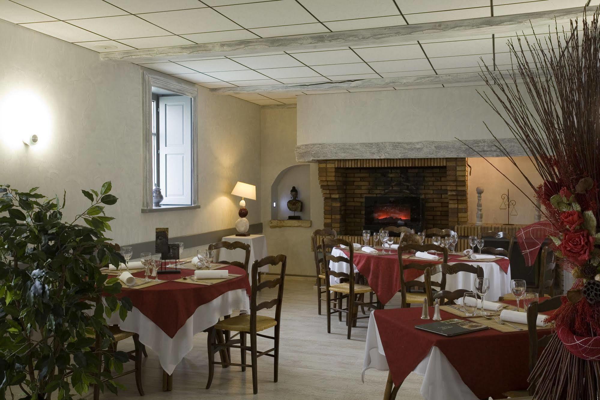 Logis Hotel Tante Yvonne & Son Restaurant Semi-Gastronomique - Lyon Nord Quincieux Dış mekan fotoğraf